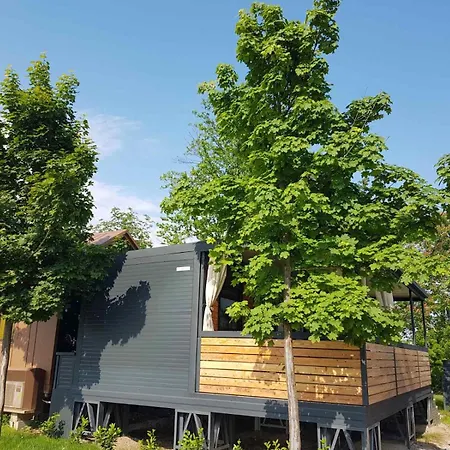 Apartment Mobile House Tina 31 Metlika